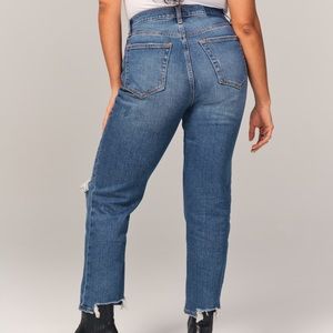 Abercrombie & Fitch Curve Love Ultra High Rise Ankle Jean